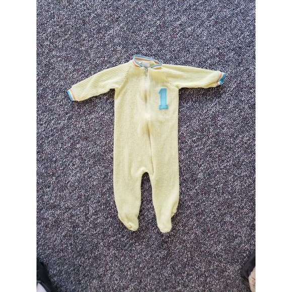 Vintage 80s Yellow Toddler‎ Sleeper - Picture 1 of 3